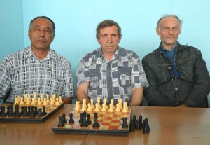 Победители в соревнованиях по шахматам: К.Ромазанов, Ю.Валясов, С.Казанский 